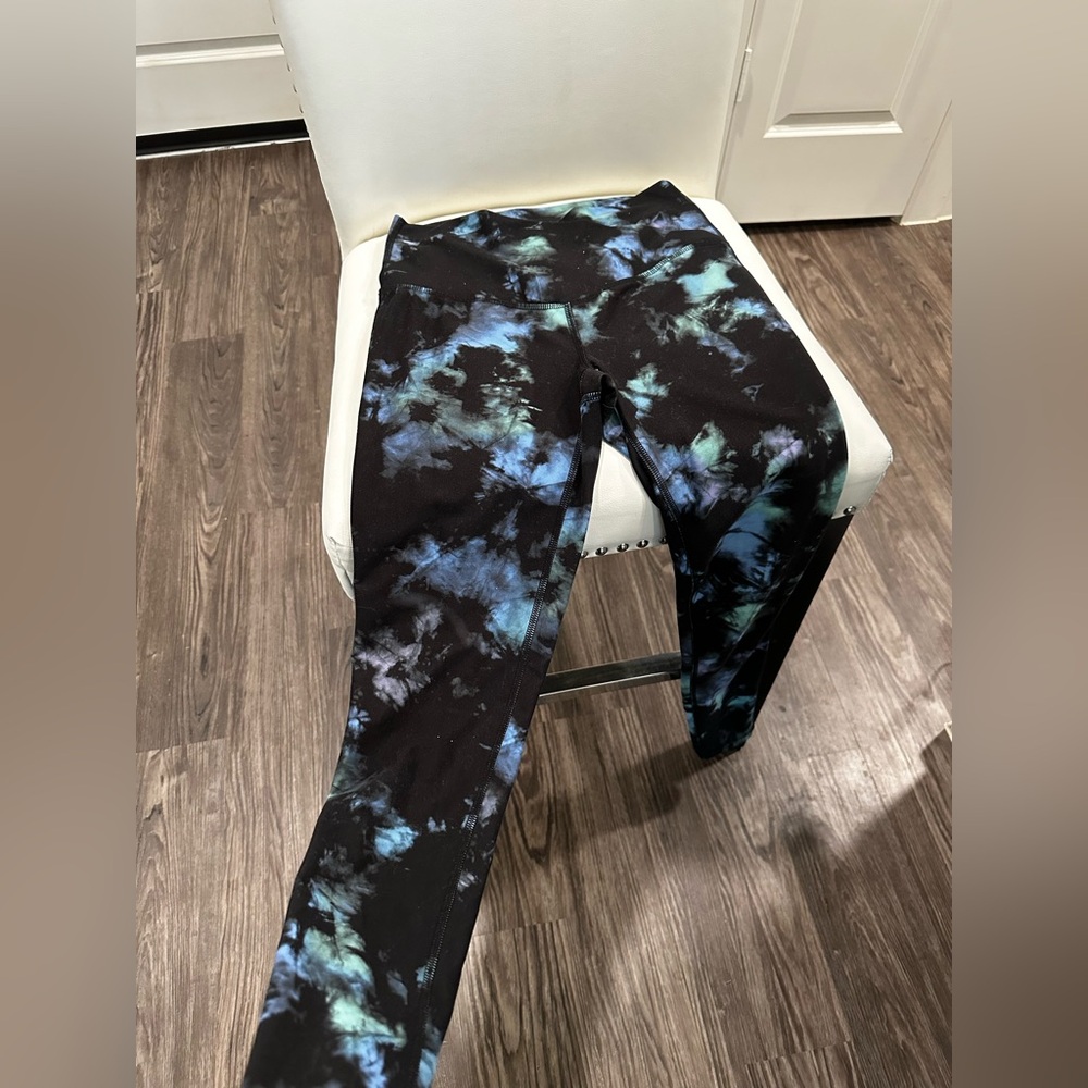 Black and Blue Tie-Dye Leggings